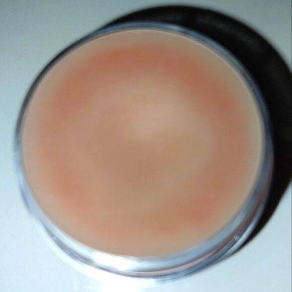 Hand crafted natural Strawberry lip balm - Picture 7 of 7